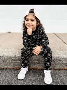 Kids Black Smiley Lightning Matching Set - Casual Sweatshirt & Joggers